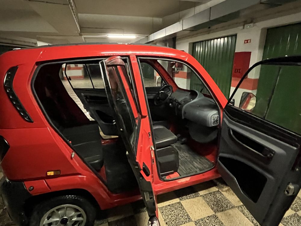 Microcar Bajaj Qute