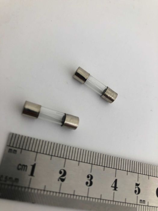 Conjunto 10 Fusíveis 1A 2A 20mm Liga de Zinco e Vidro NOVOS