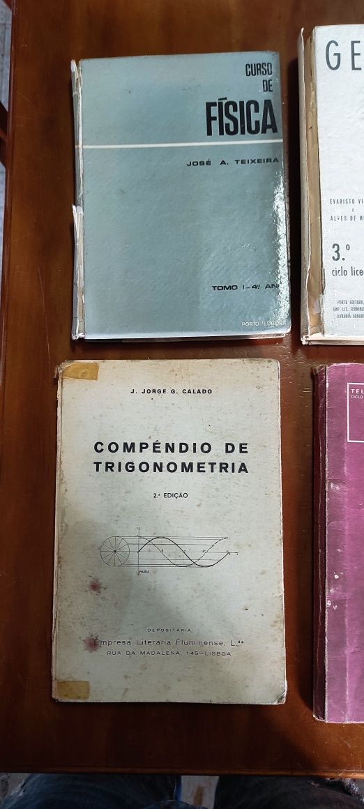 Livros escolares anos 70