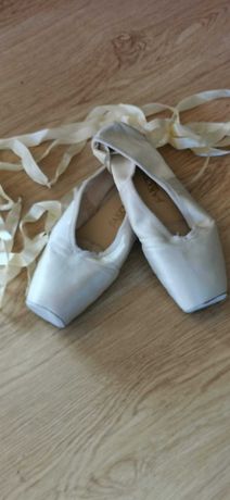 Pointy buty do baletu dla dziewczynki
