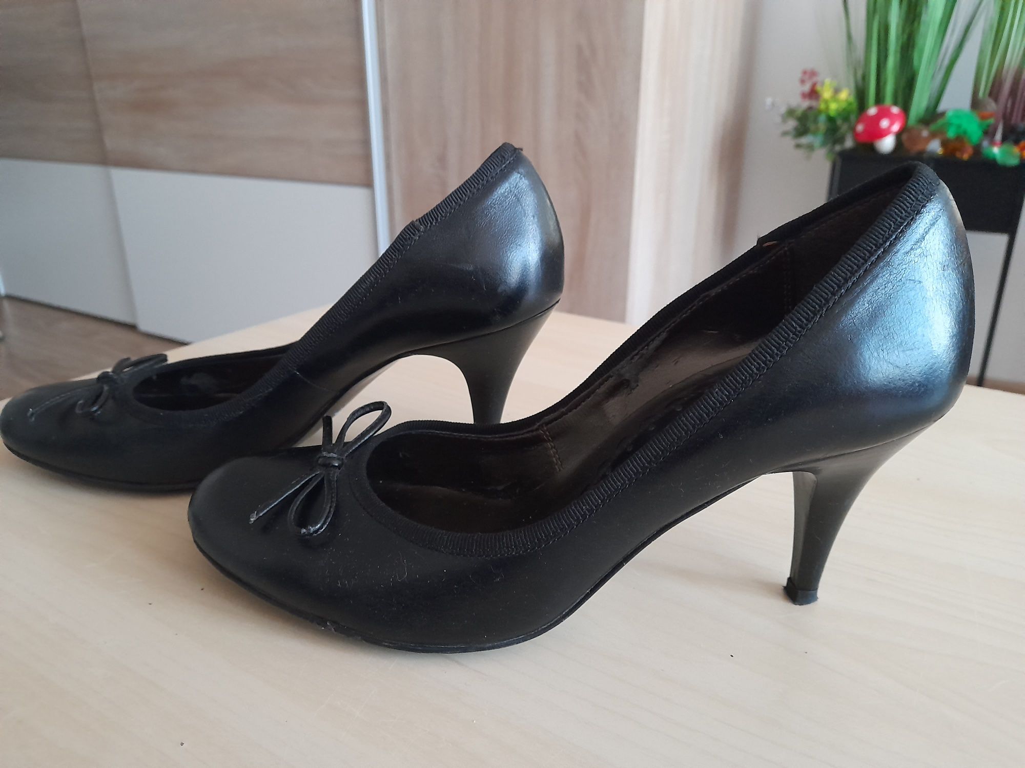 Czarne buty damskie * szpilki 38