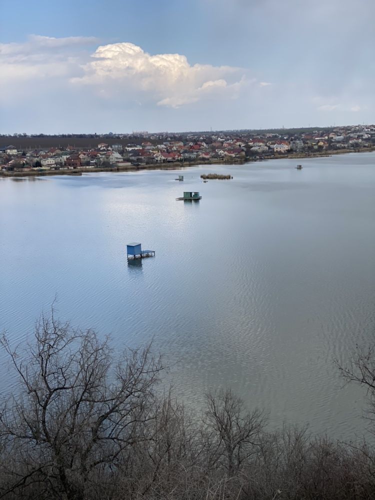 Участок сухой лиман, первая линия, свой выход к воде.