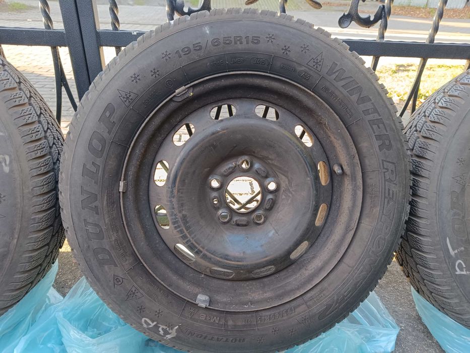 Koła na felgach stalowych + opony zimowe DUNLOP 195/65/R15 - VOLVO