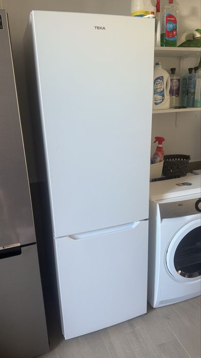 Frigorífico Combinado TEKA NoFrost 323L - NFL 320 EU