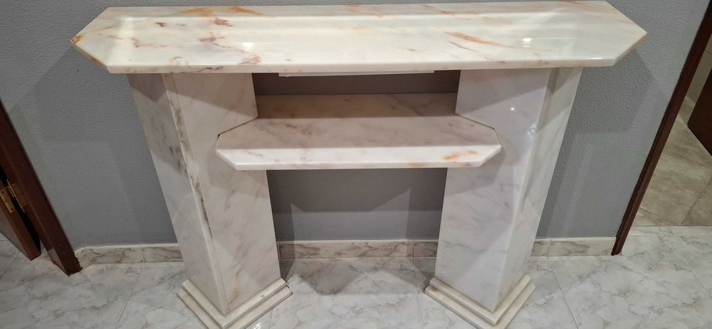 Aparador em marmore