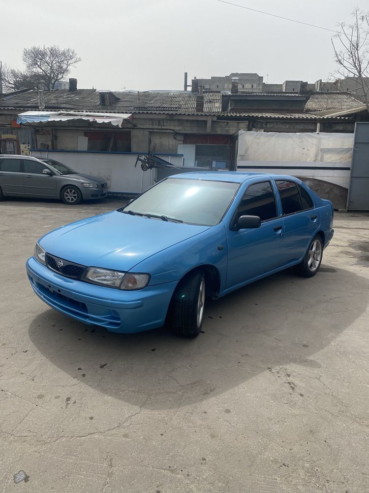 Nissan Almera 1.6 бензин