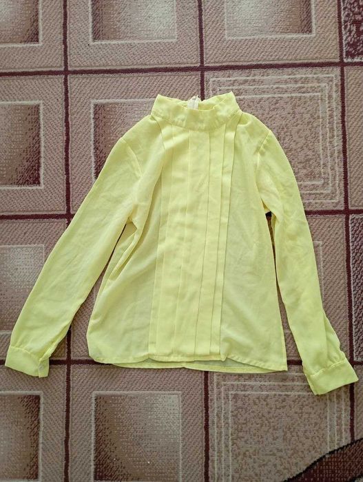 Жіноча кофтинка.