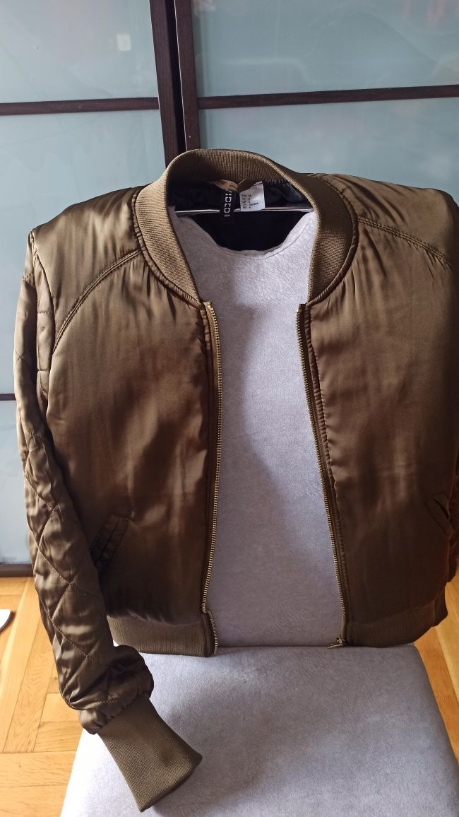 Bomberka pikowana w kolorze khaki rozmiar S New Yorker