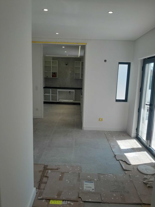 Pintura de interiores apartamentos e moradias