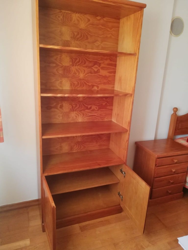 Quarto completo em pinho