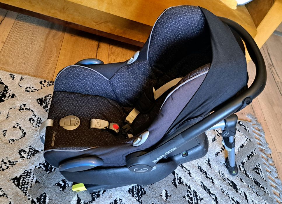 Fotelik samochodowy nosidełko z bazą MaxiCosi Cabriofix isofix