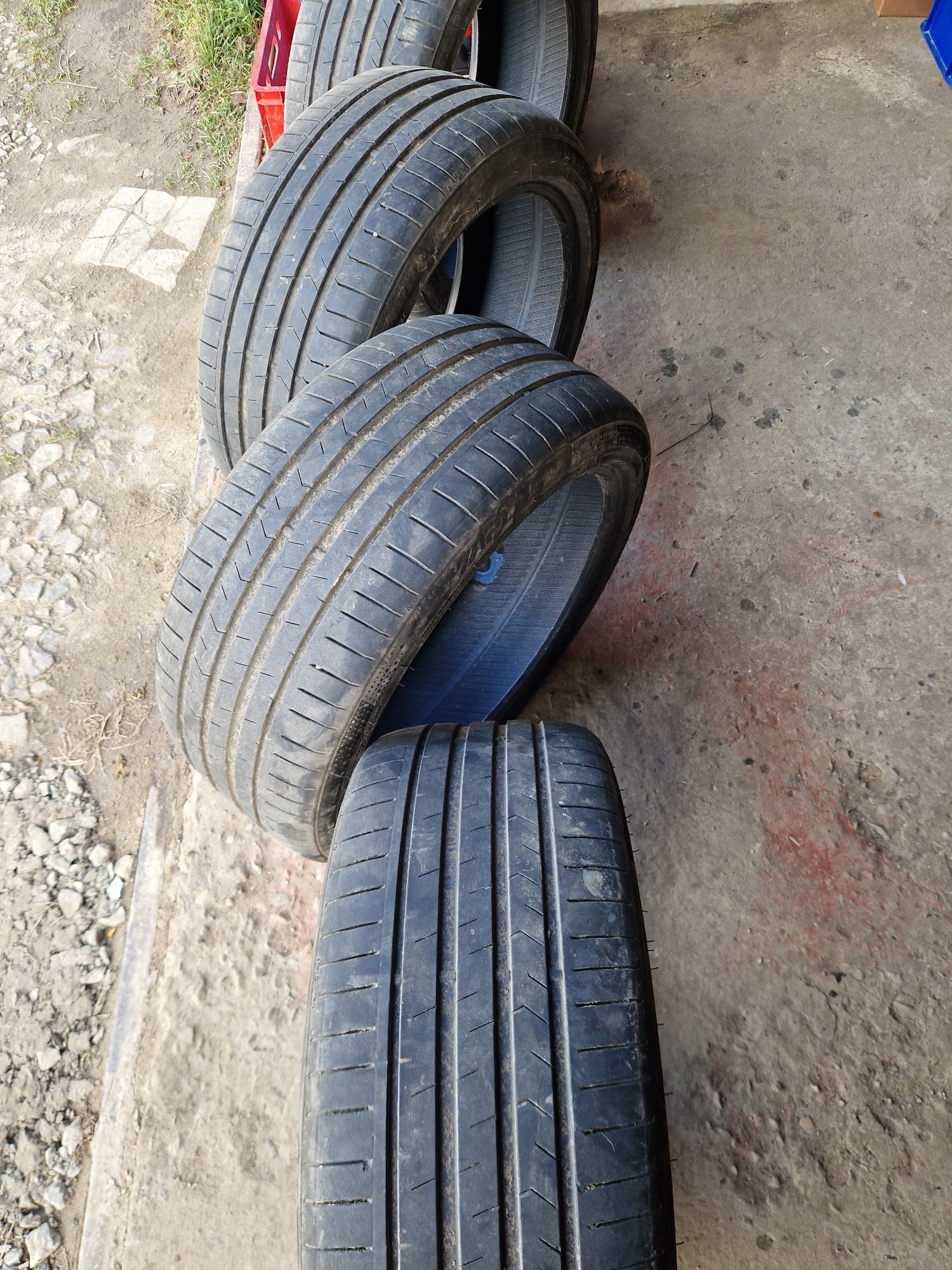 Opony lato245-40R19