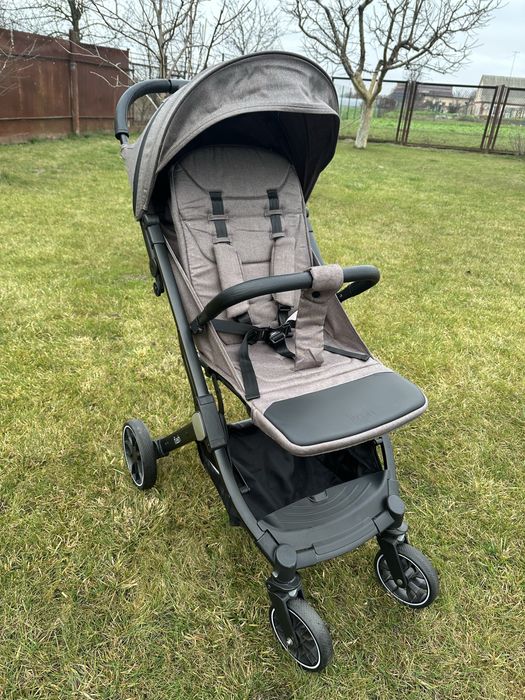 Прогулянкова коляска Flash