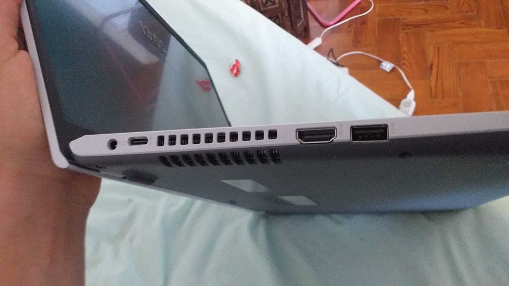 notebook asus com rato64409199573635123