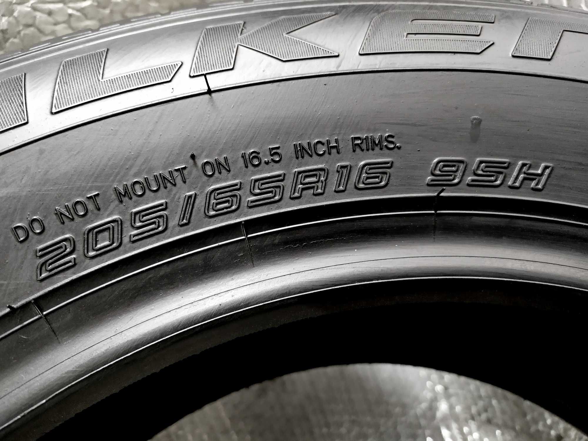 Шини Б/в 205.65.16 комплект Falken