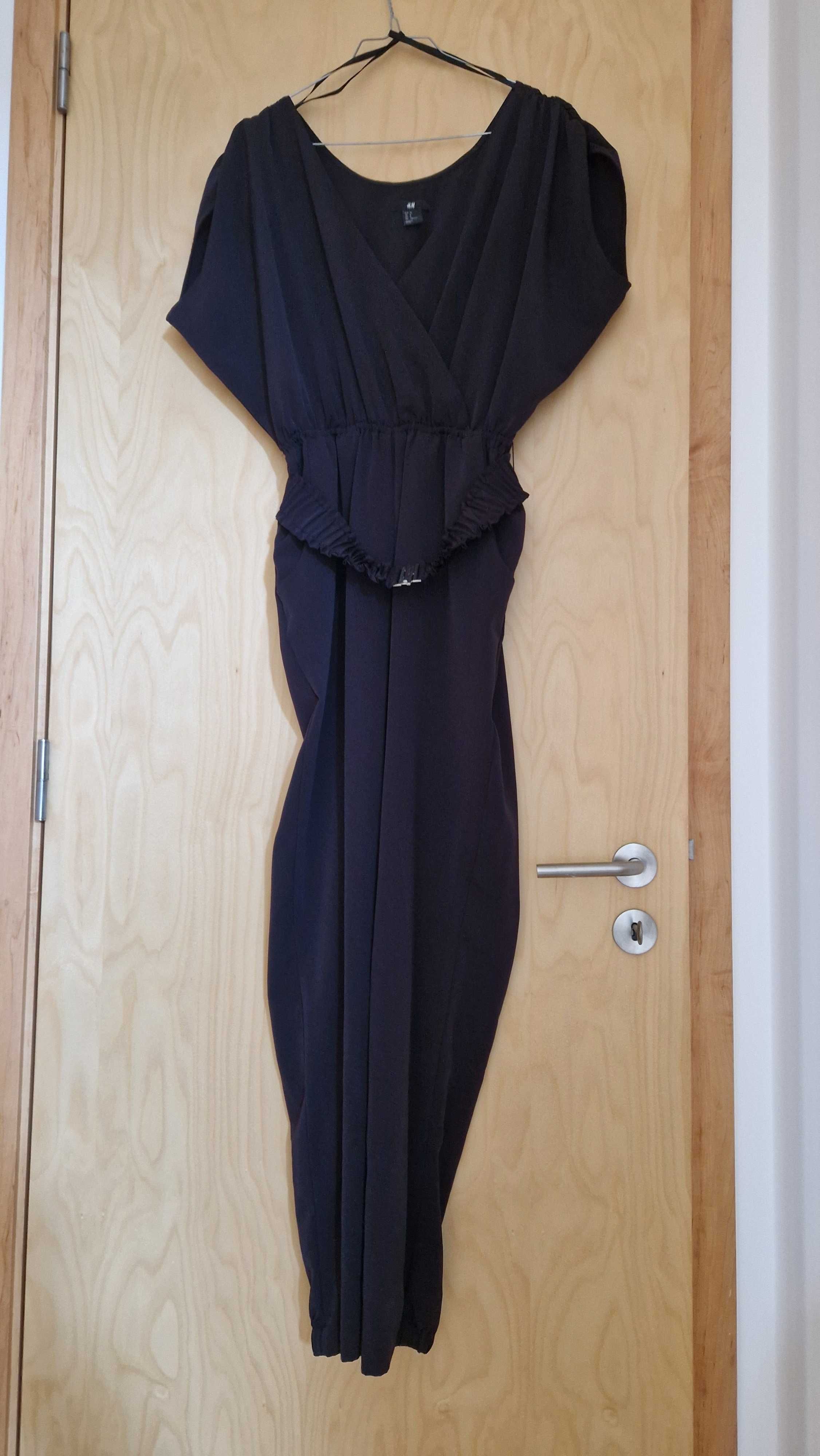 Macacão preto, marca H&M, com cinto, tamanho EUR 34