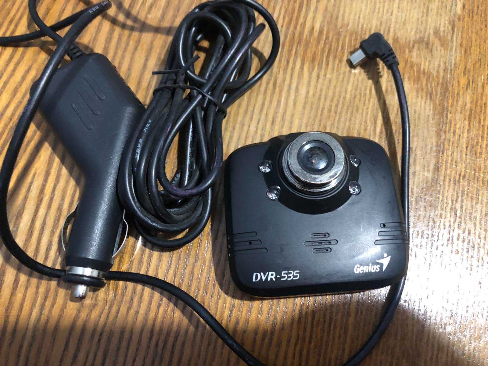 Відеореєстратор  Genius DVR-535