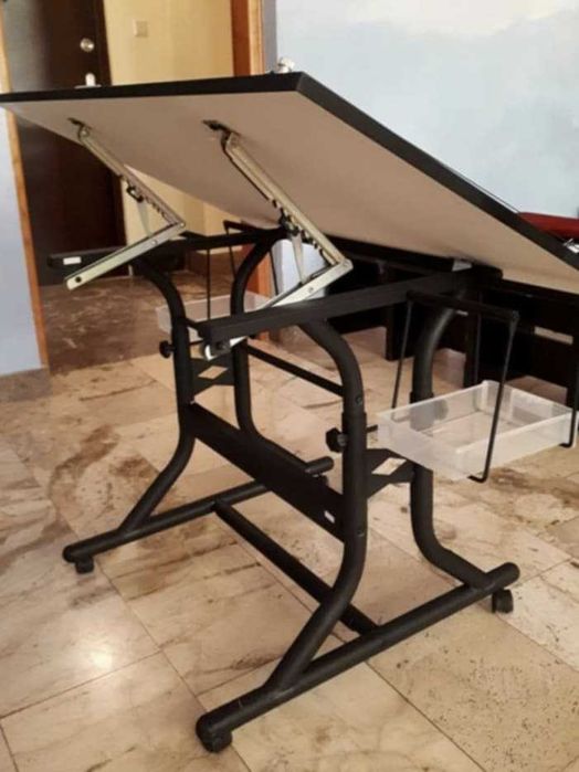 Stół kreślarski mało używany