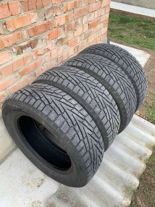 Зимові шини Roadstone