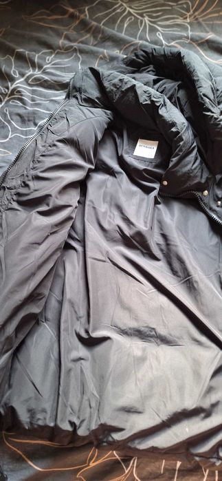 Продам зимнюю куртку Bershka