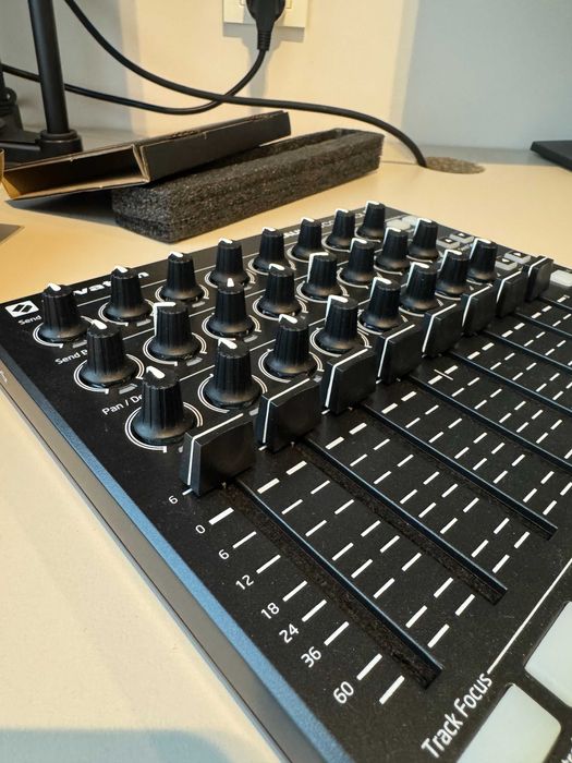 Novation Launch Control XL Mk2 kontroler