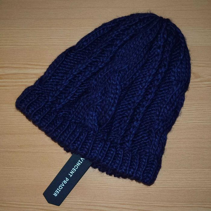 Нова з біркою в'язана шапка Vincent Pradier