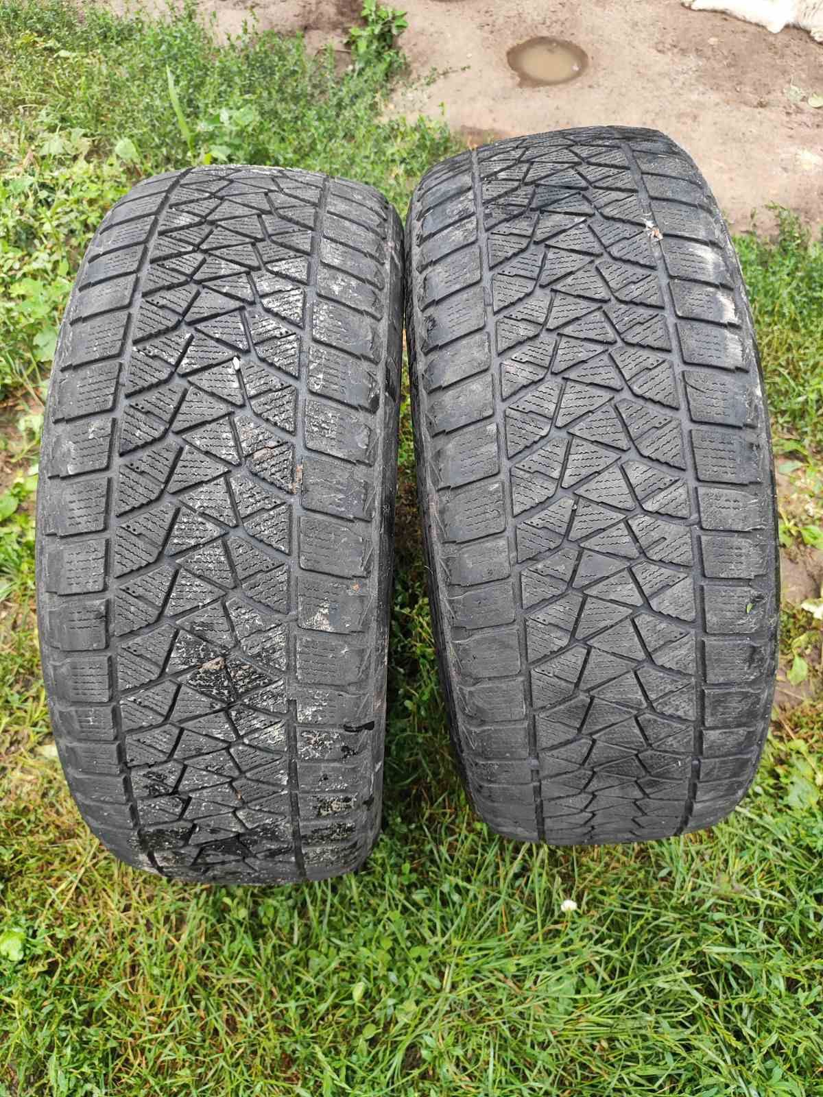 Резіна 225/55R18 два колеса і 235/60R17 теж два колеса, 400 за колесо