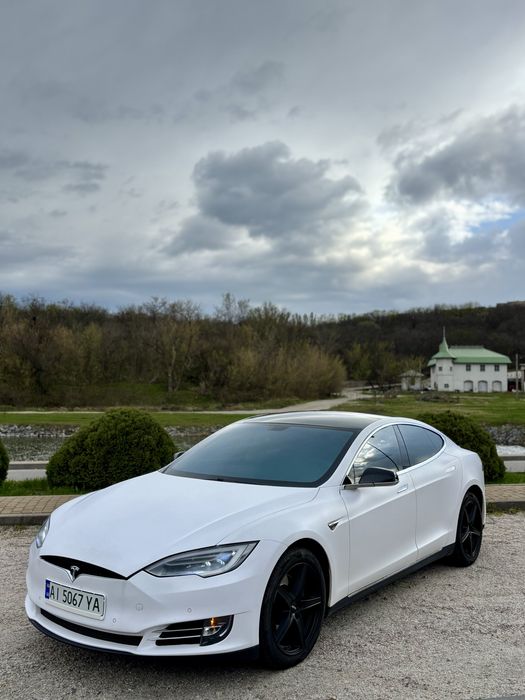 Tesla model S P85 2013р