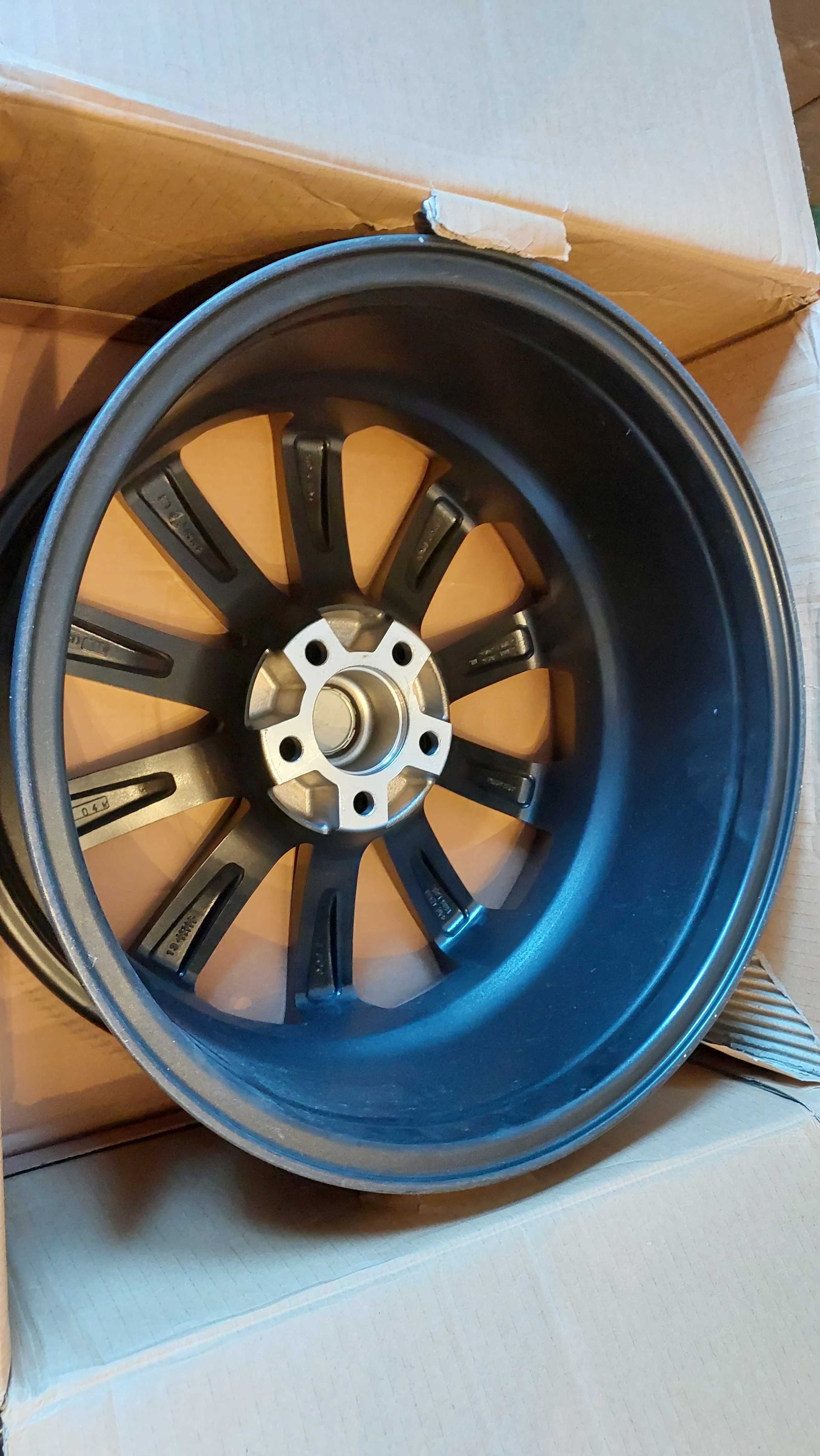 Fabrycznie nowe Momo Europe 18" 5x110 ET38 (tylko dwie sztuki)