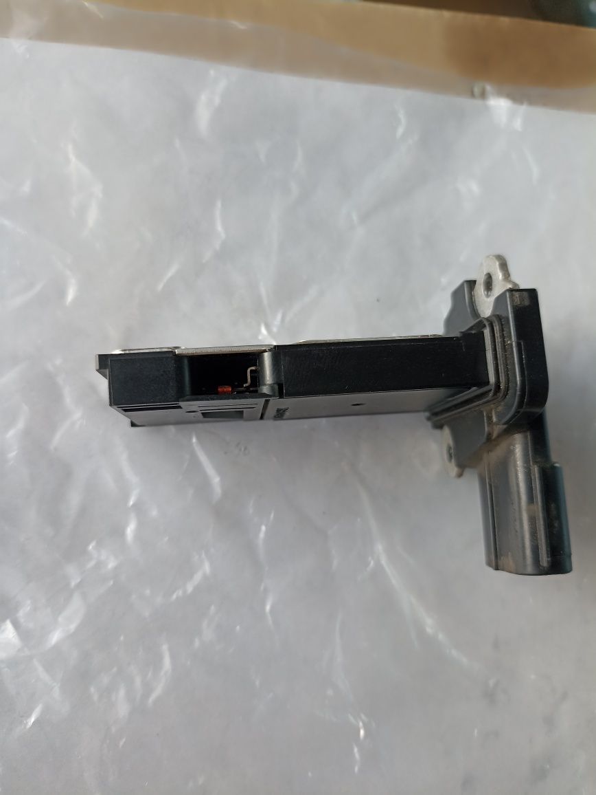 MAF sensor Датчик массового расхода воздуха Toyota 22204-75030