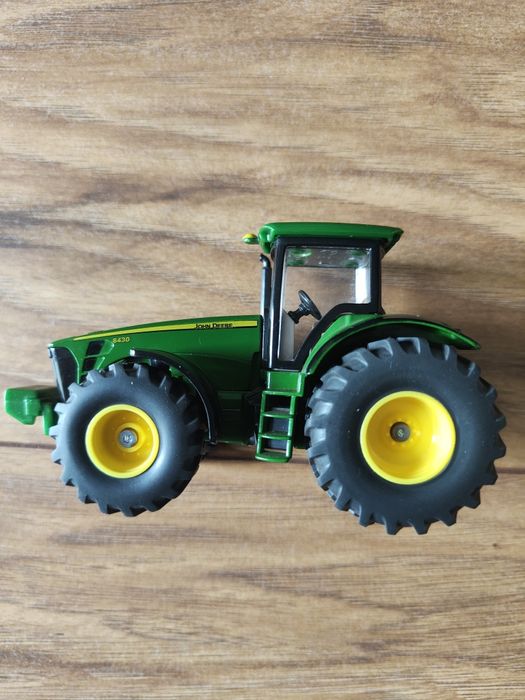 Resorak John Deere 8430 Siku 1976