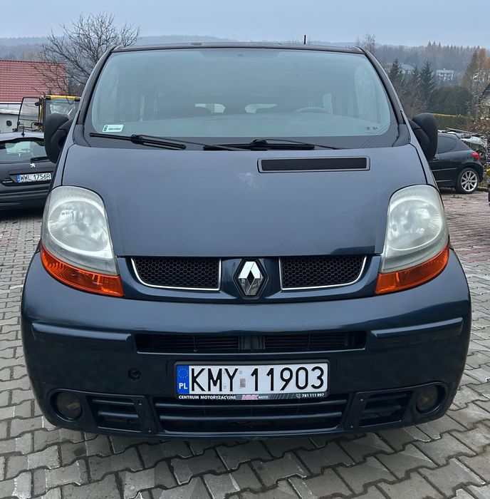 Renault Trafic 9 osobowy 2.5 DCI klimatyzacja