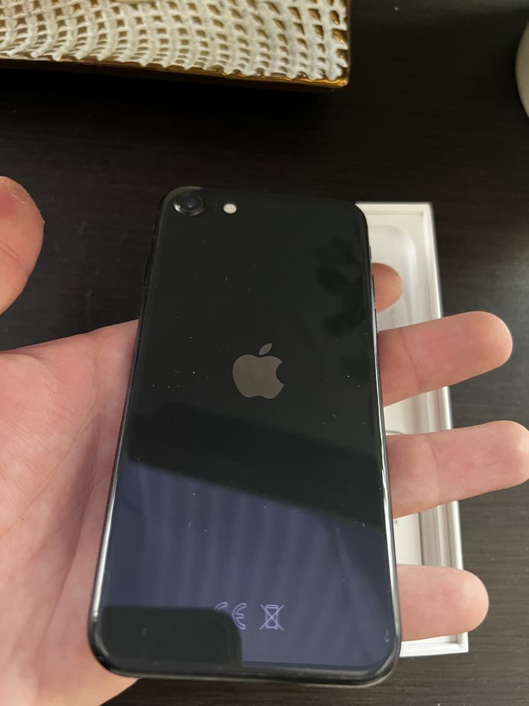 iPhone SE 2020 jak nowy