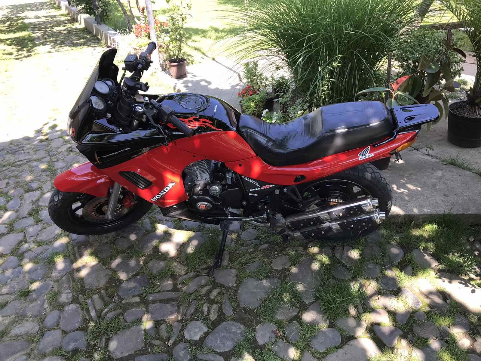 Продам срочно HONDA YU200