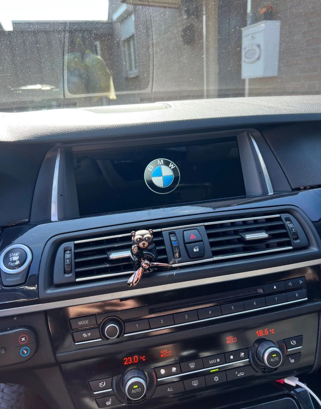 Rádio Android 12 com GPS BMW F10 F11 (Novo)