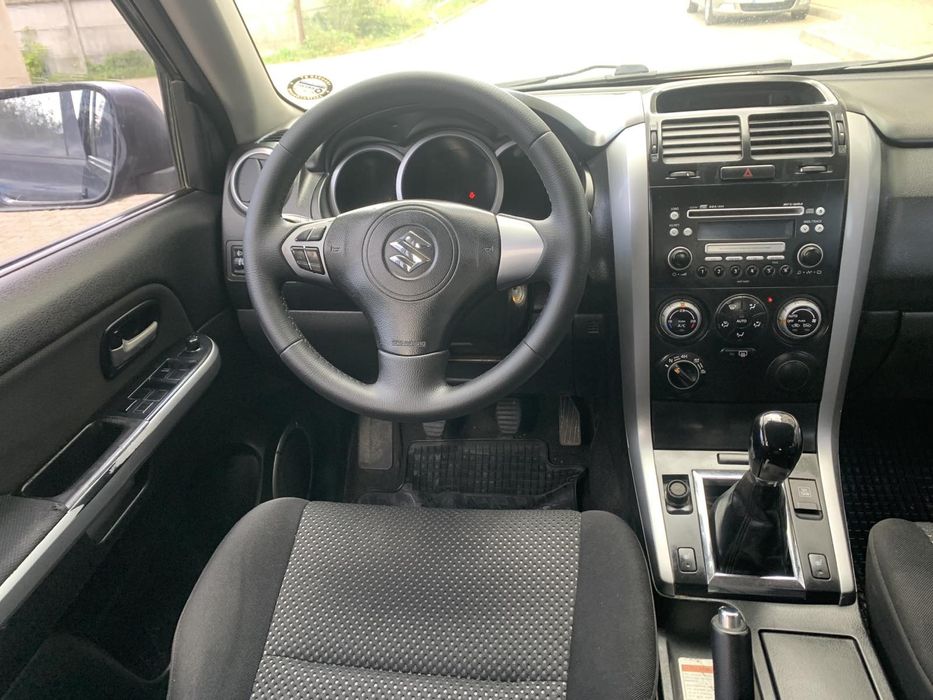 Suzuki Grand Vitara 2.0 бенз. 2006 року