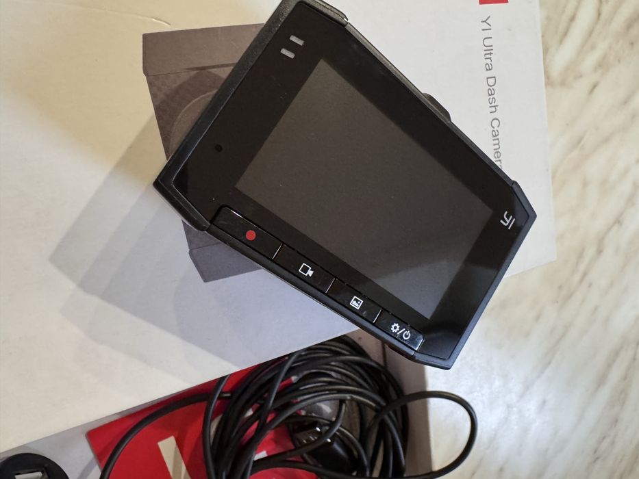 Автомобільний відеореєстратор YI Ultra Dash Camera