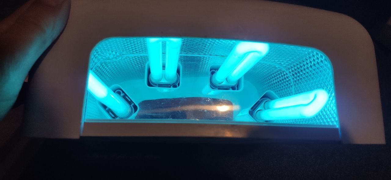 UV лампа для маникюра + запасные лампы