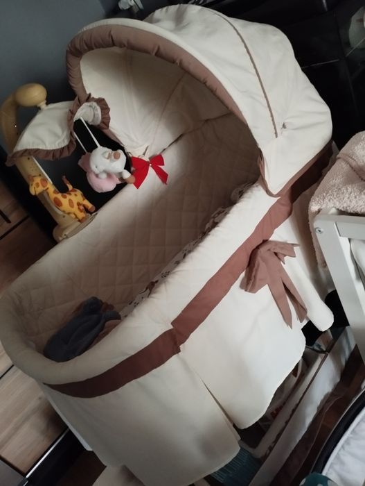 Kołyska na kółkach