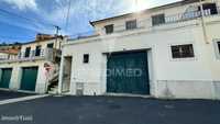Casa Geminada T2 para renovar no Funchal - Ilha da Madeira