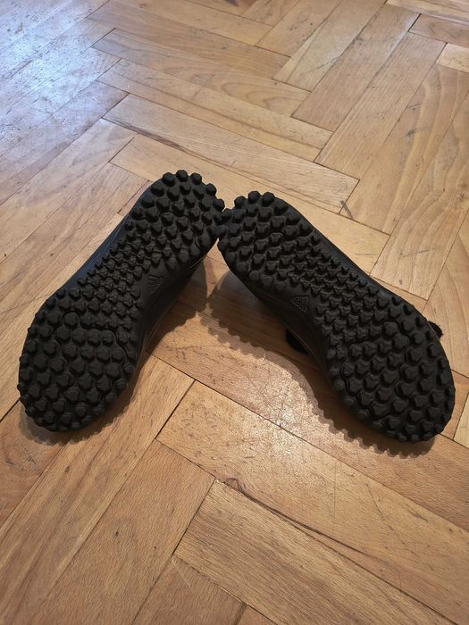 Buty piłkarskie Adidas roz.33