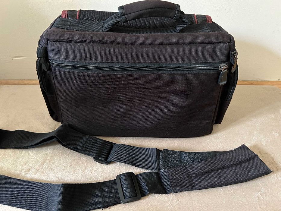 Aparat Canon 5D Mark II + wiele dodatkowych rzeczy