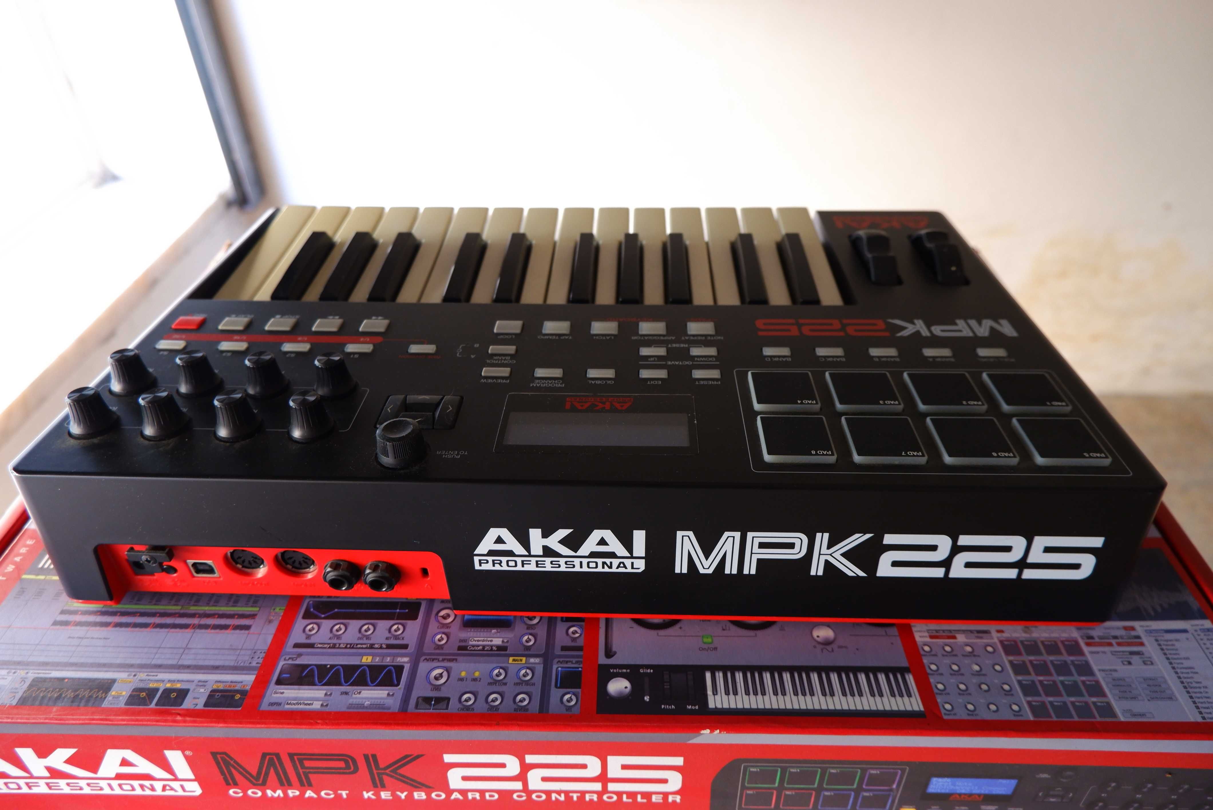 Controlador midi Akai MPK 225