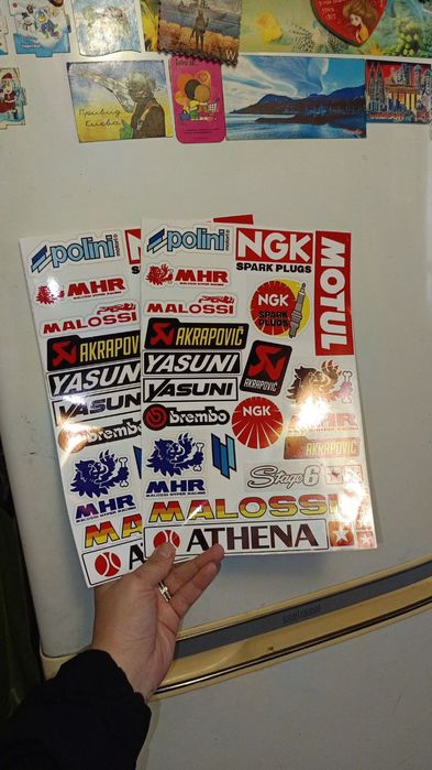 Наклейки на мото