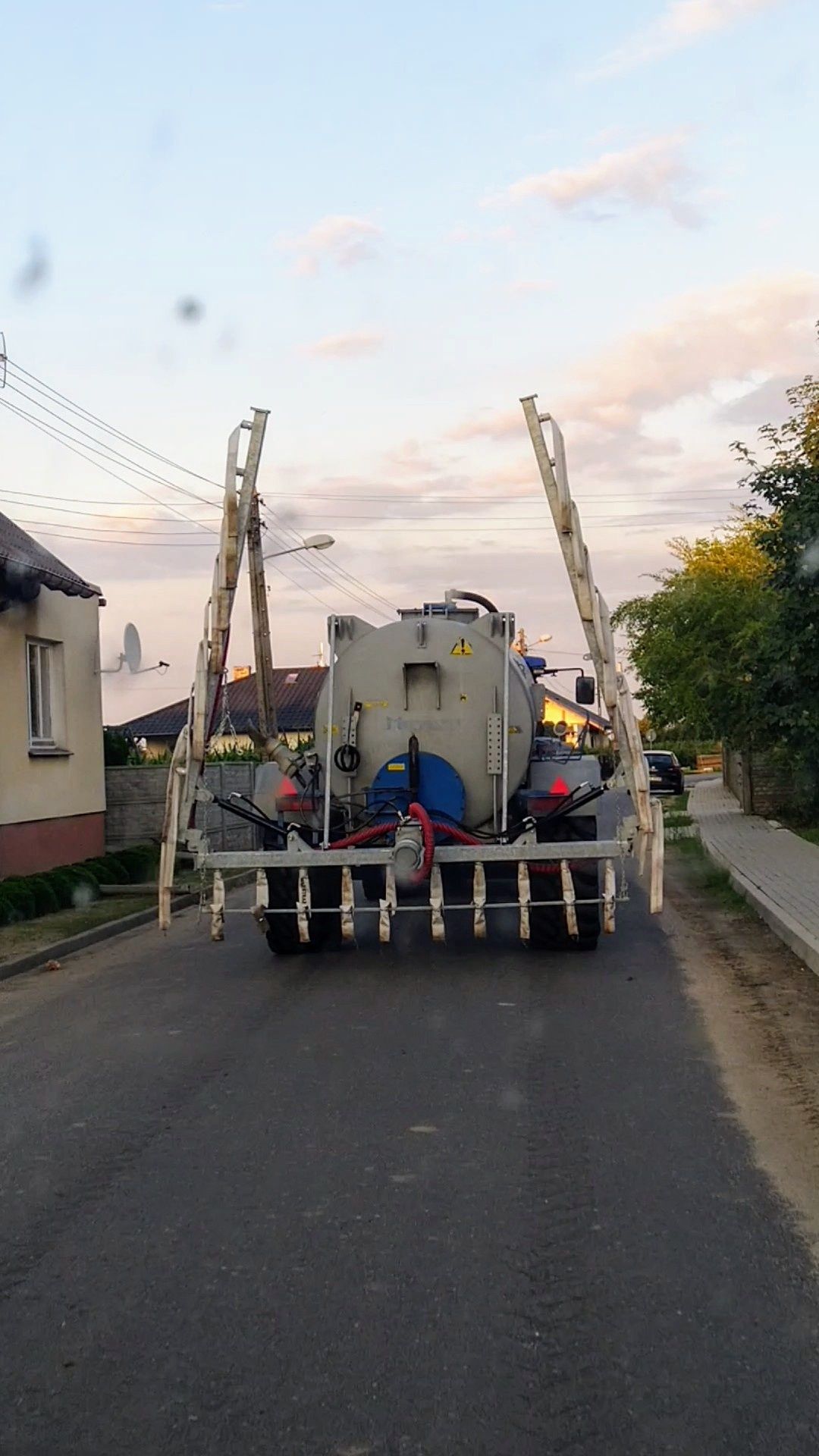 Aplikator do gnojowicy/ rozdrabniacz/ rozlewak/beczkowóz