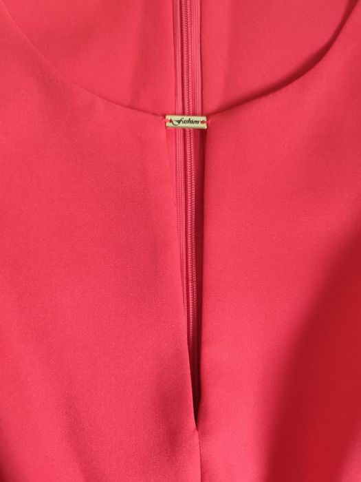 Czerwona Sukienka Rozkloszowana