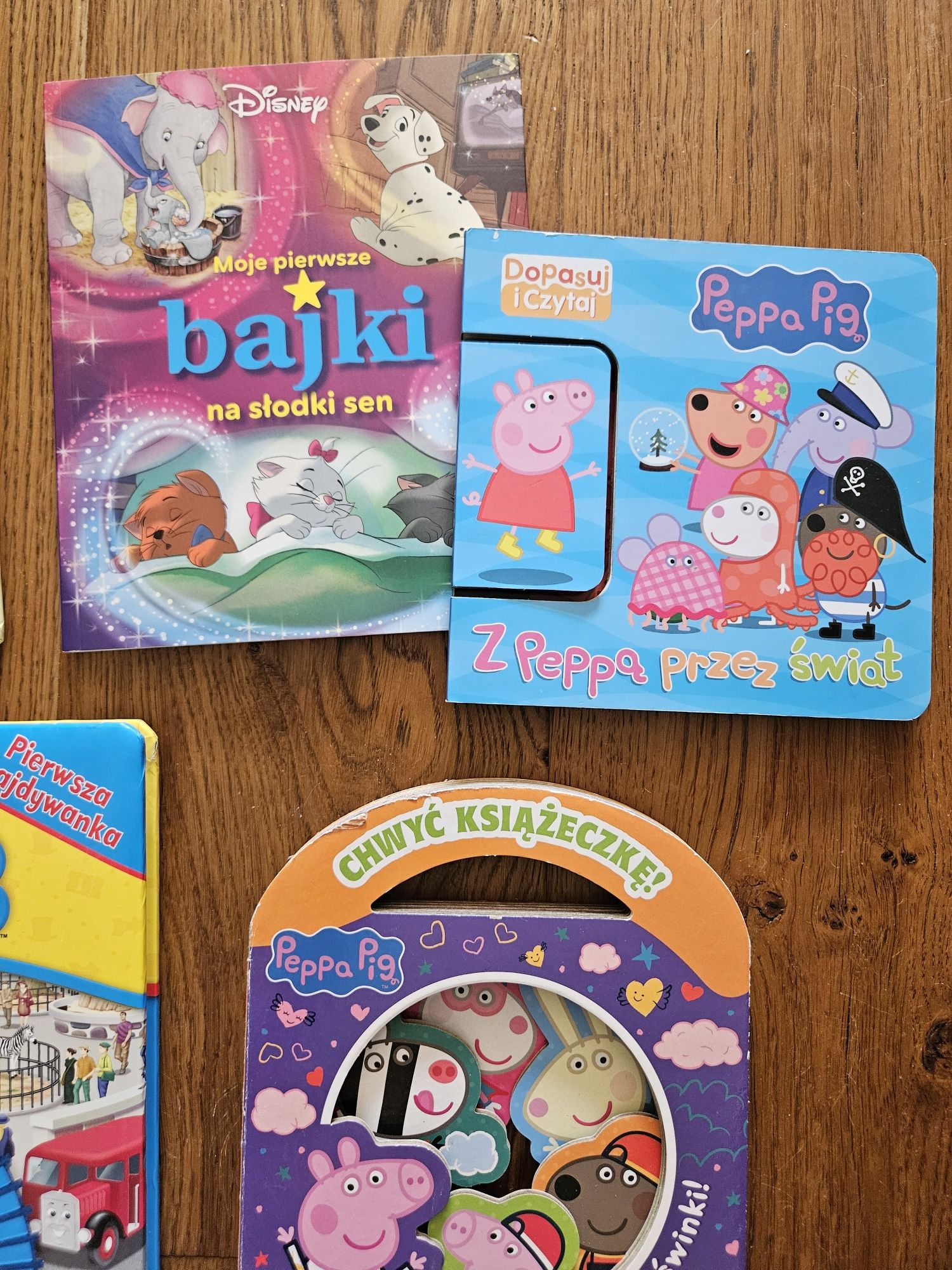 Zestaw ksiazek: Tomek I przyjaciele,  Czym jest rodzina, Peppa...