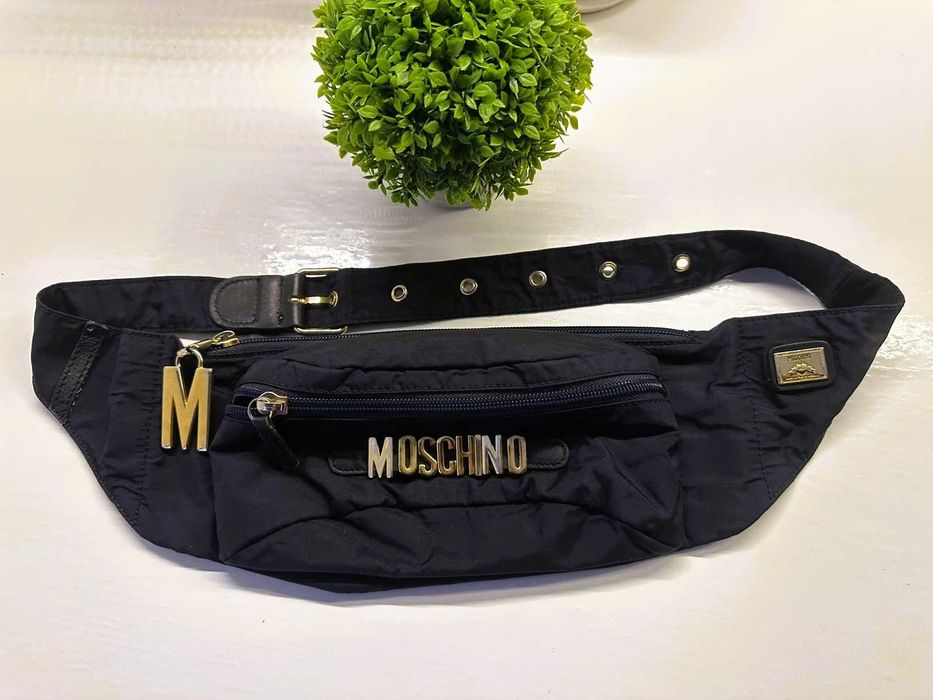 поясная сумка (бананка) Moschino