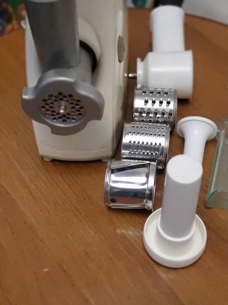 Мясорубка Moulinex hv4