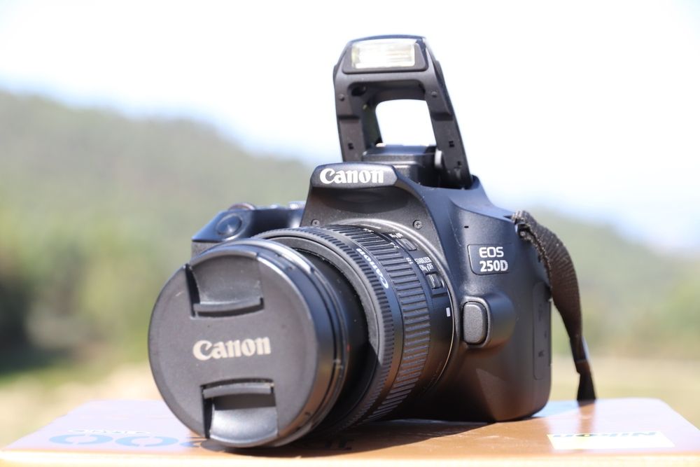 Canon EOS 250D + EFS 18-55mm STM